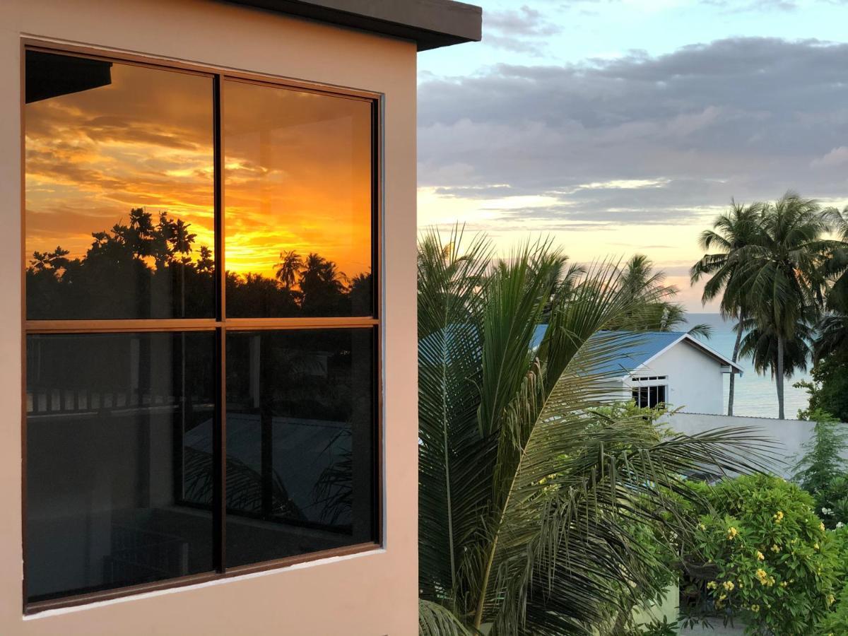 Palms Retreat Hotel Fulhadhoo Exterior photo