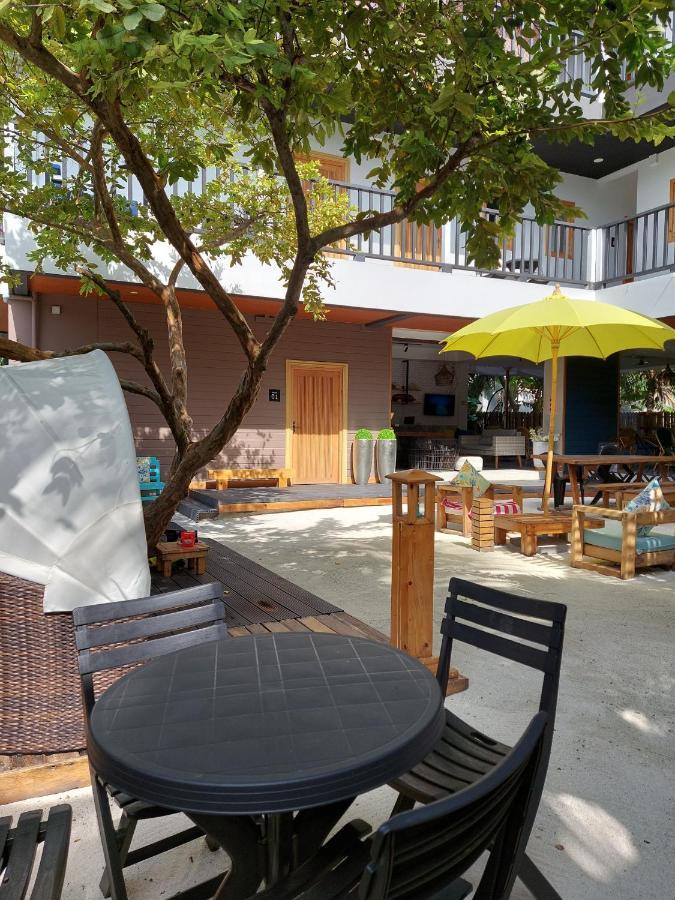 Palms Retreat Hotel Fulhadhoo Exterior photo